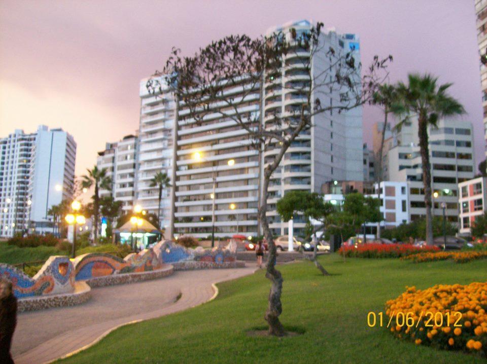Miraflores Departamentos Лима Екстериор снимка